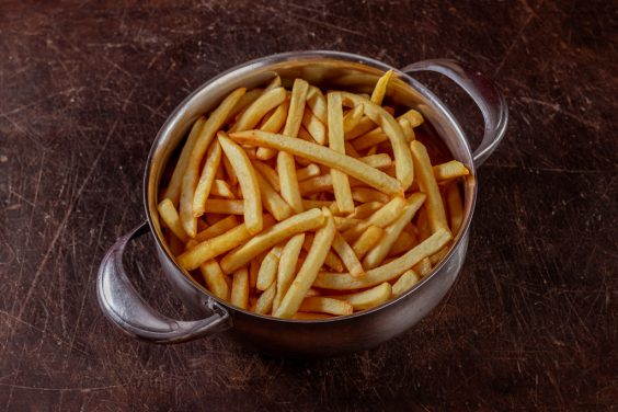 Porção de batata frita